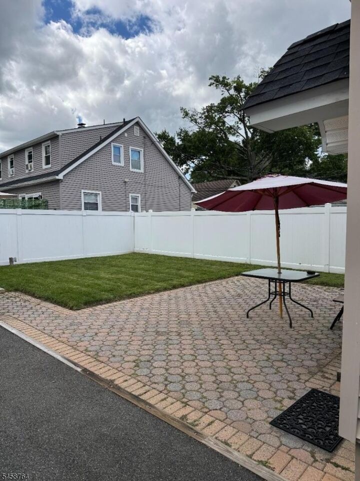Property Photo:  91 Van Pelt Pl  NJ 07424 