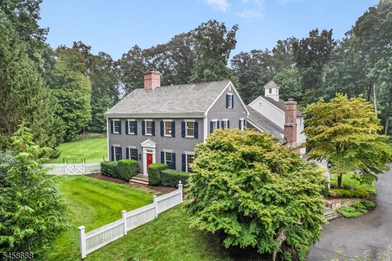 Property Photo:  7 Red Oak Row  NJ 07930 