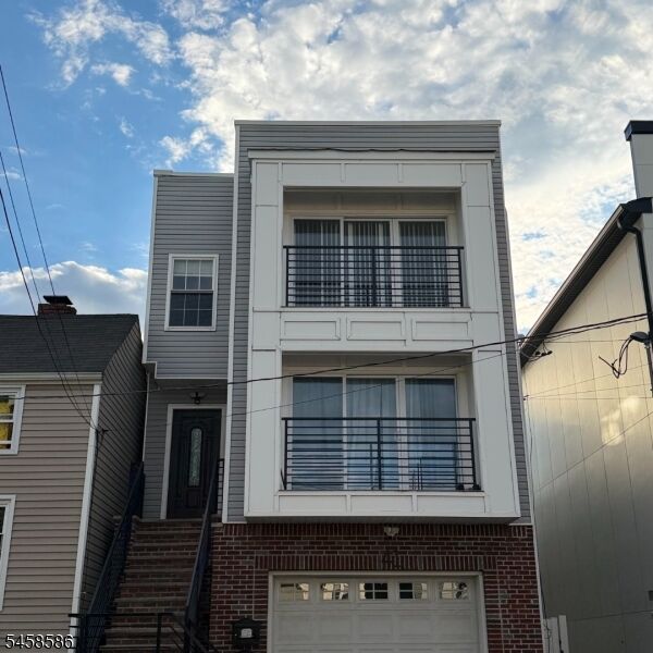 Property Photo:  41 Jacob St 2  NJ 07103 