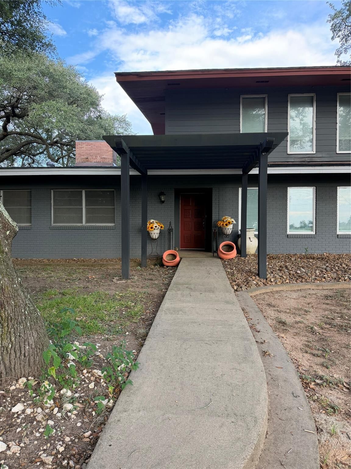 Property Photo:  100 Evans Street  TX 78935 