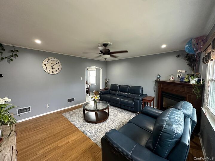 Property Photo: 32 Terrace Place NY 11801