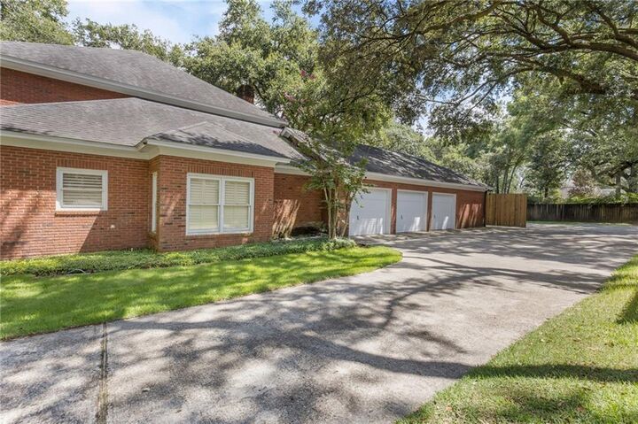Property Photo:  7023 Charleston Oaks Drive N  AL 36695 