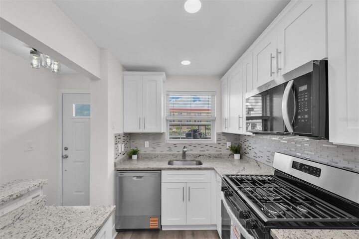 Property Photo: 3018 59th Street S 111 FL 33707