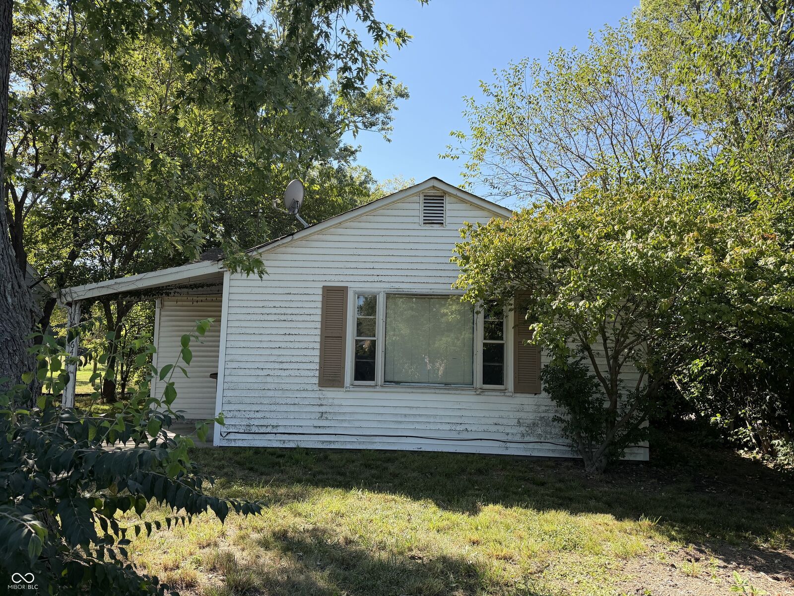 Property Photo:  1640 Meridian Street  IN 47201 