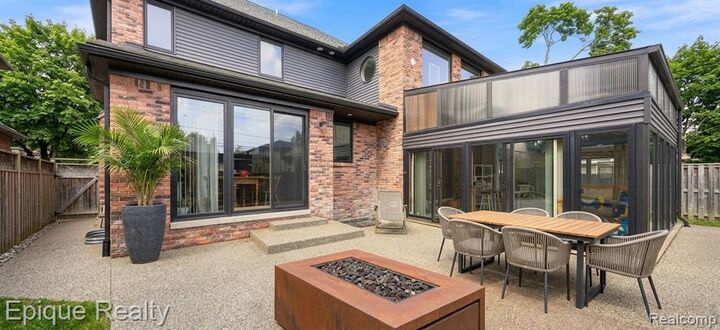 Property Photo: 1420 Yosemite Boulevard MI 48009 6538