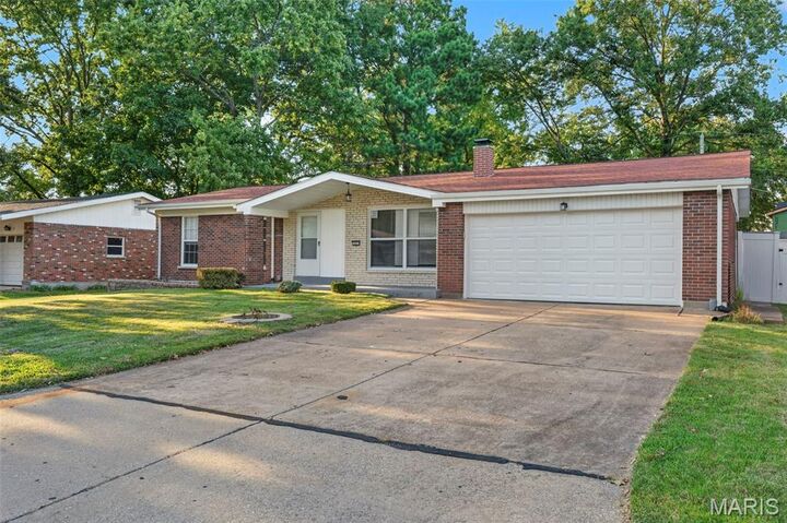 Property Photo: 3865 Belcroft Drive MO 63034