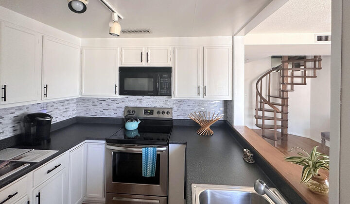 Property Photo:  1633 N Prospect Ave  WI 53202 