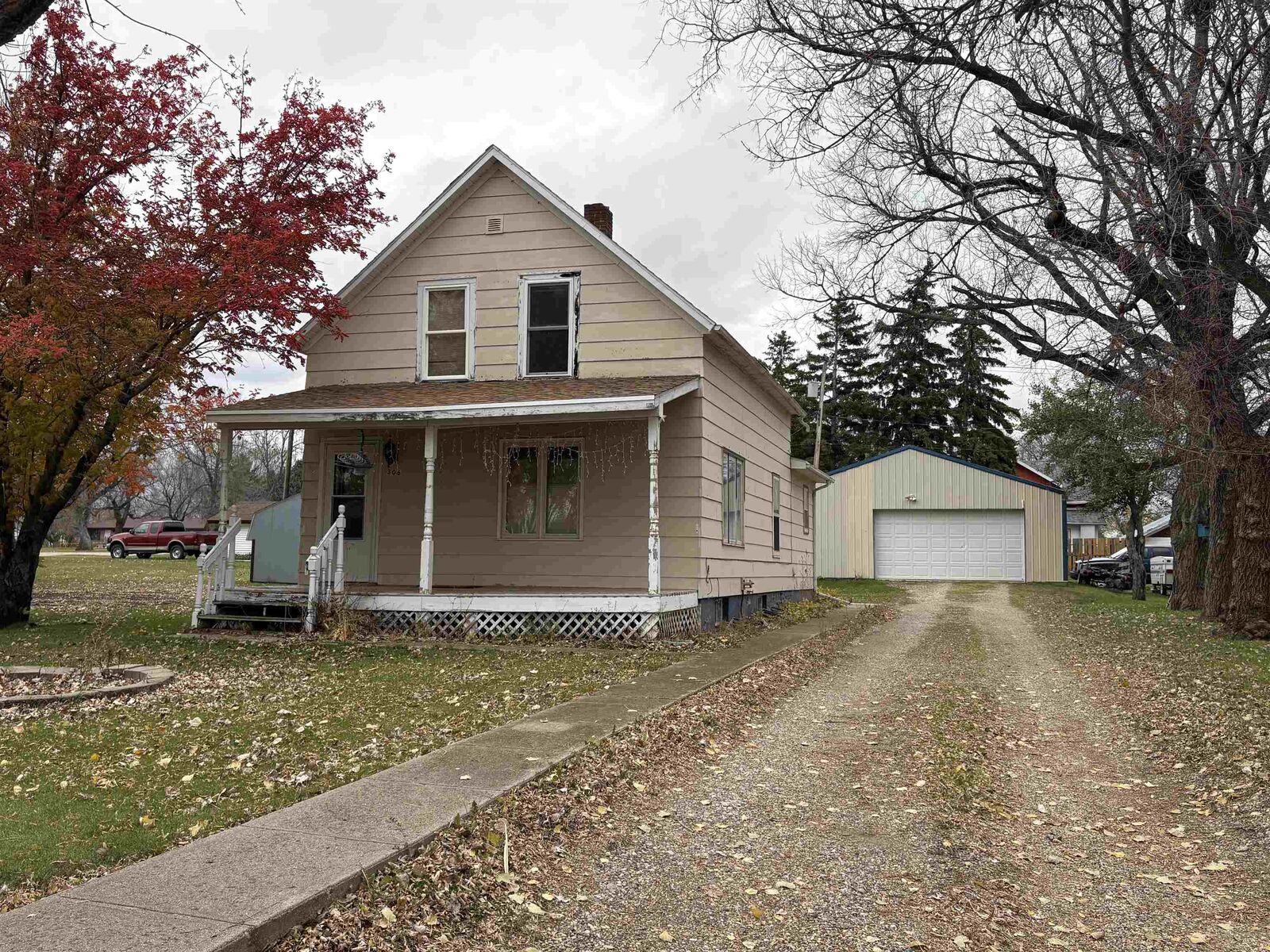 Property Photo:  306 Cedar St  ND 58736 