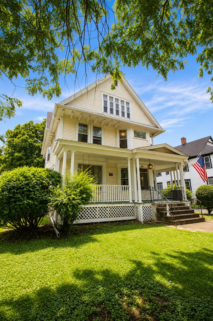 Property Photo:  414 Buell Avenue  IL 60435 