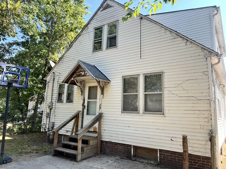 Property Photo:  605 S 24th Street  IL 62864 