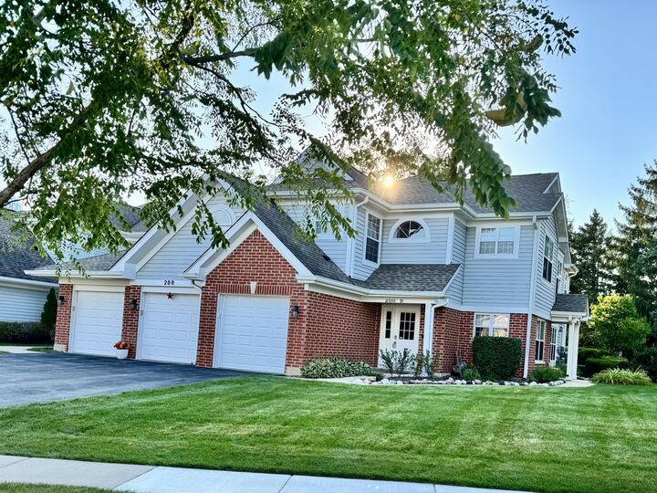 Property Photo: 200 Chesterfield Court D IL 60193
