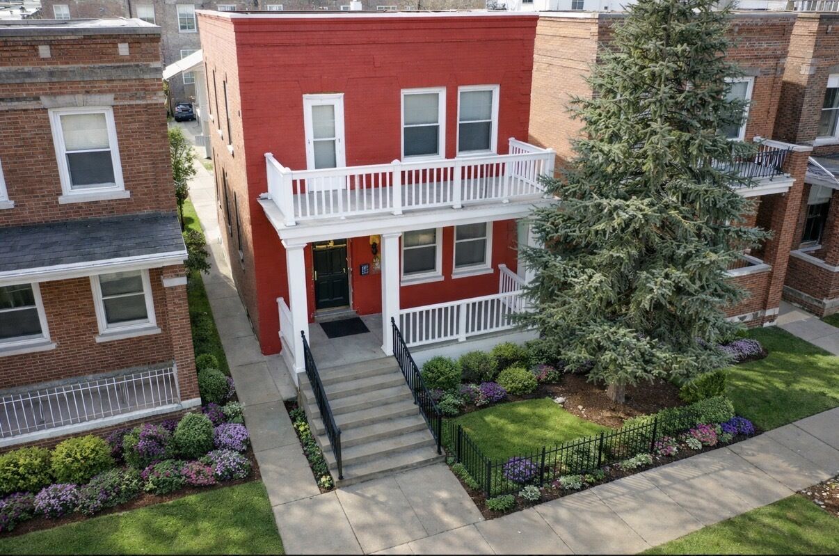 Property Photo:  4925 W Henderson Street G  IL 60641 