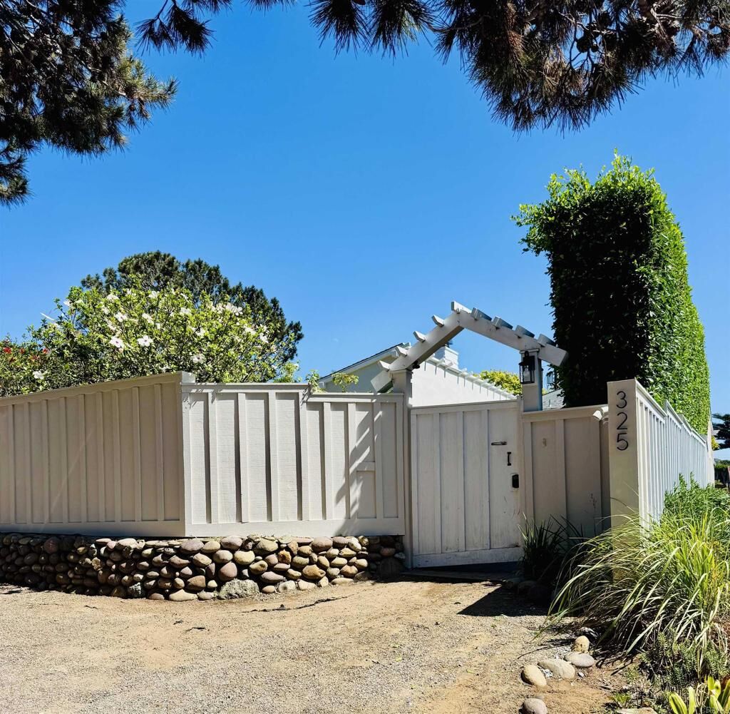 Property Photo: 325 13th Street CA 92014