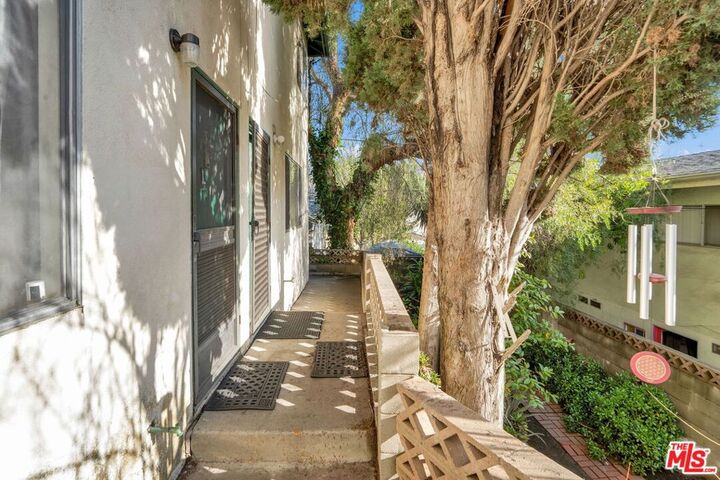 Property Photo:  2241 Ewing Street  CA 90039 