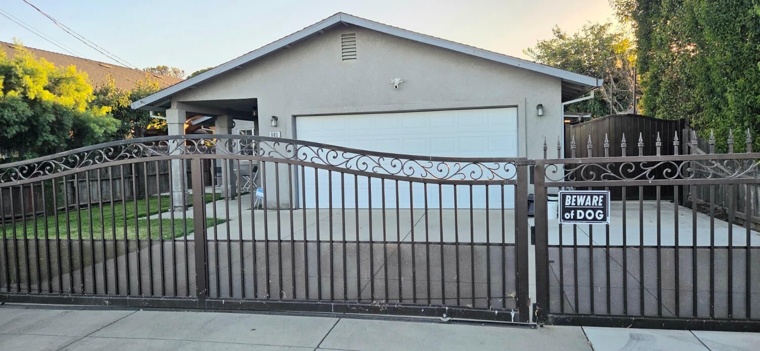 Property Photo:  903 Bird Avenue  CA 95215 