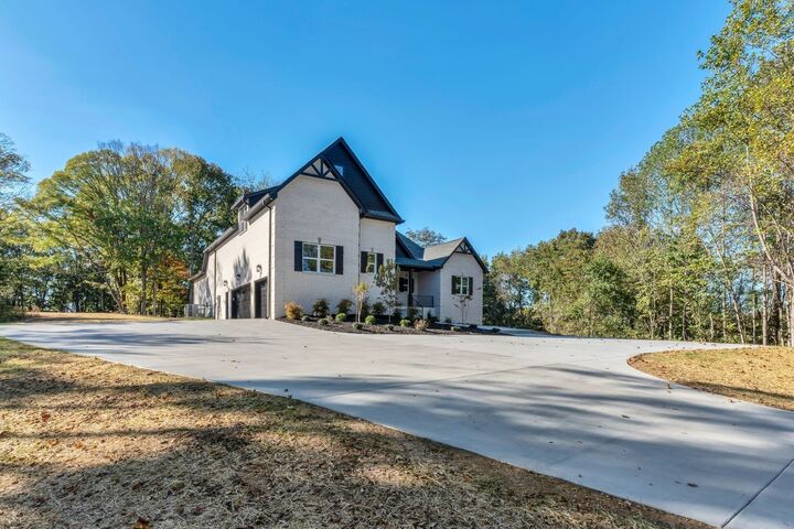 Property Photo:  1000 Hogans Branch Rd  TN 37075 