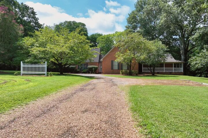 Property Photo:  507 Menees Ln  TN 37115 