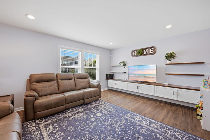 Property Photo:  2708 Perth Court  KY 41048 