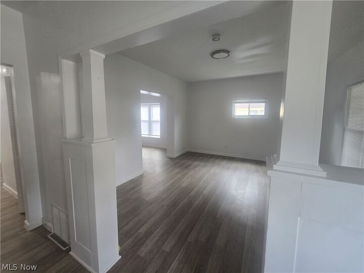 Property Photo: 1262 South Street SE OH 44483