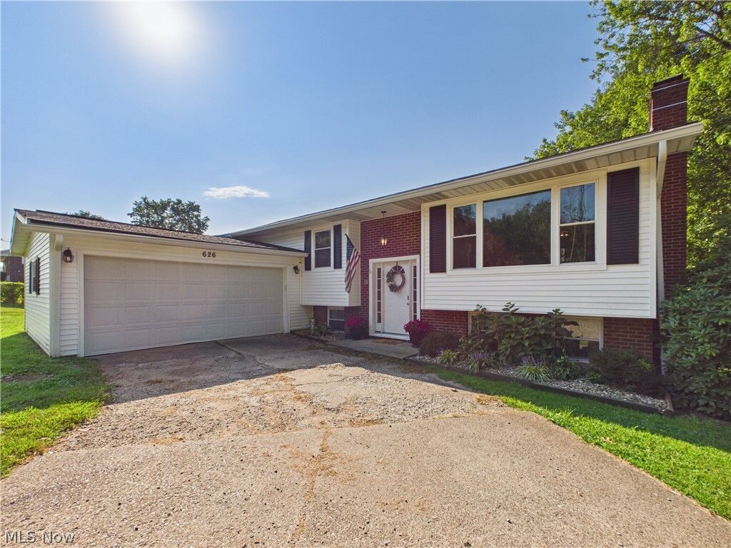 Property Photo:  626 Valley Mills Road  WV 26104 