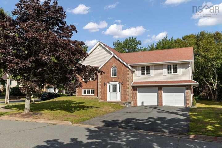 Property Photo: 2 Huxley Close NS B3M 4H6