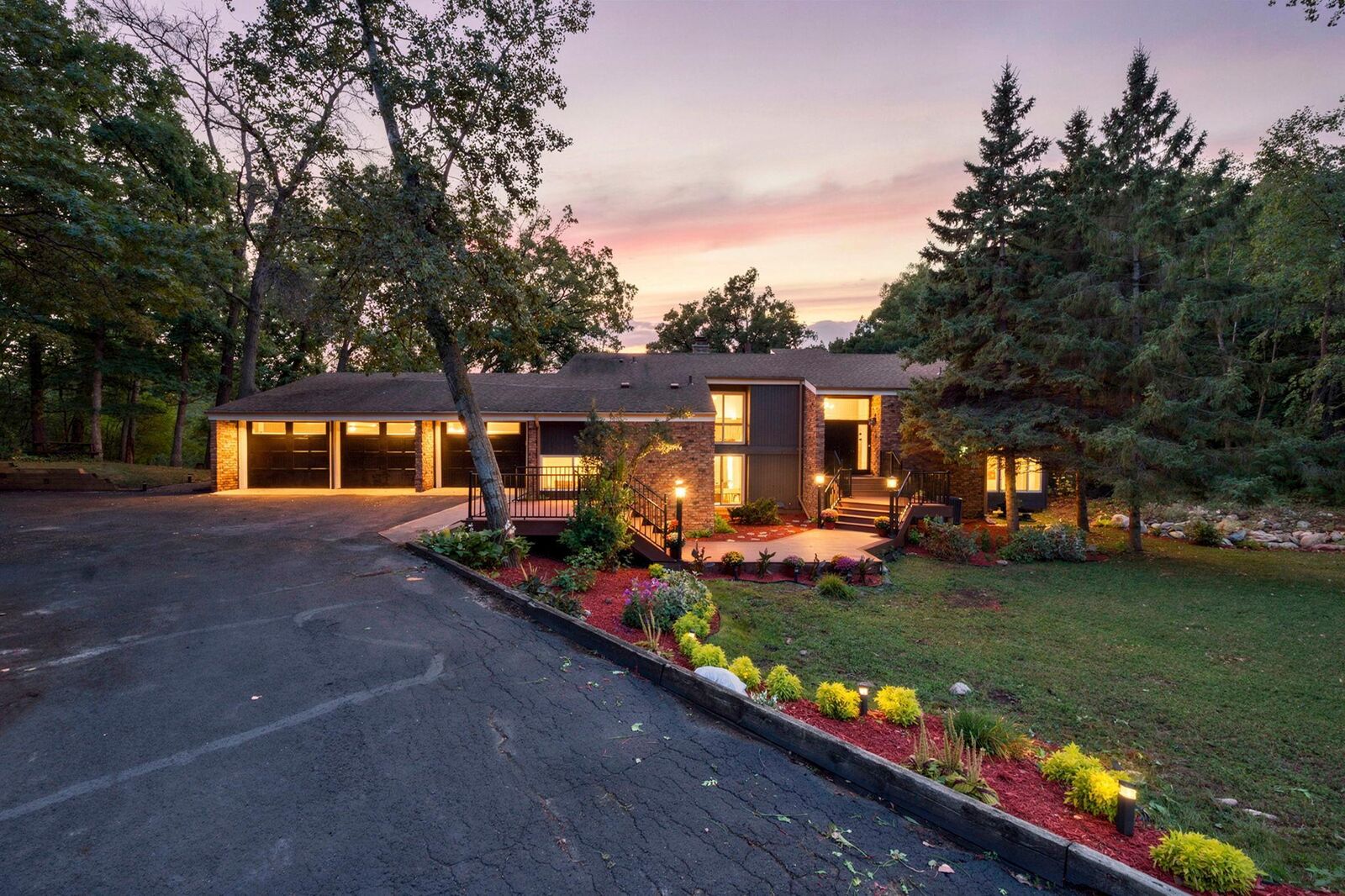 Property Photo: 16411 Kingswood Drive MN 55044