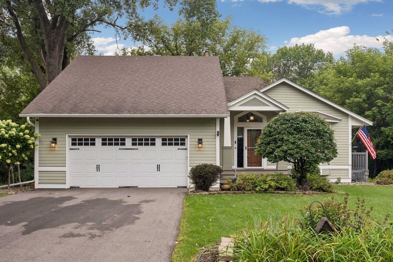 Property Photo:  2512 8th Street  MN 55110 