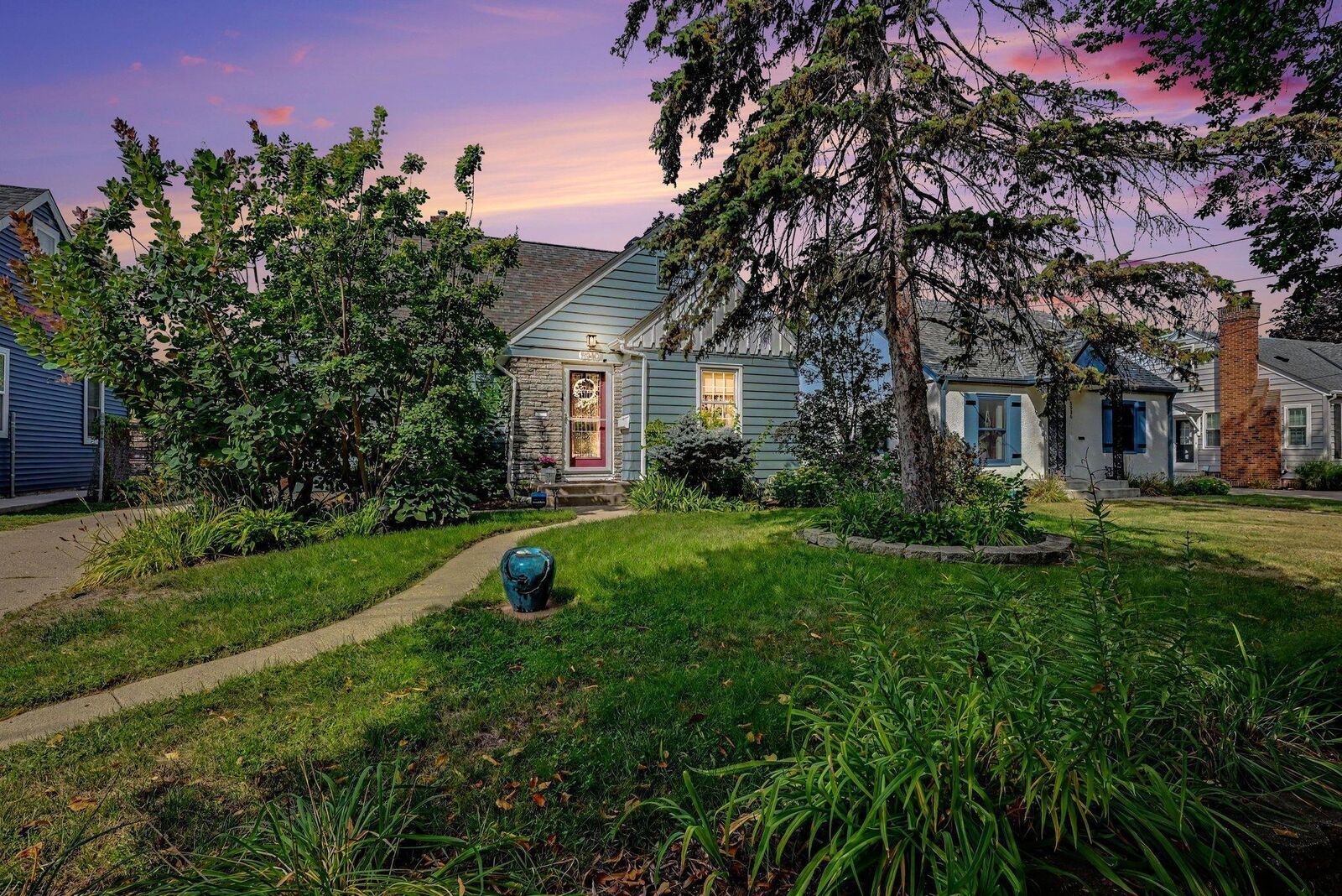 Property Photo:  5940 Clinton Avenue  MN 55419 