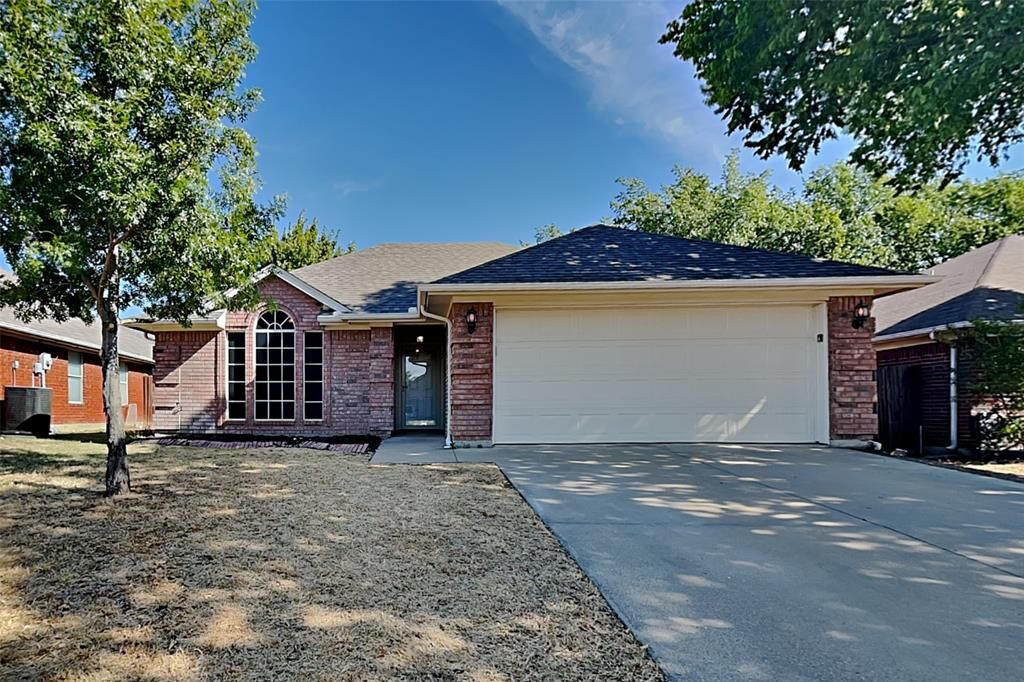 Property Photo:  1036 Spring Hill Drive  TX 76179 