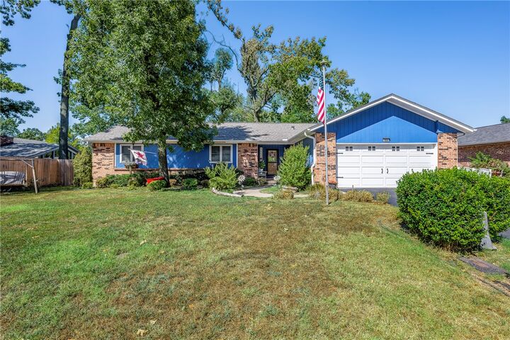 Property Photo: 904 N Wren Drive AR 72756