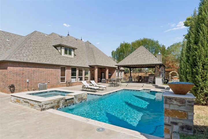 Property Photo:  4200 Slate Bridge Road  OK 73034 