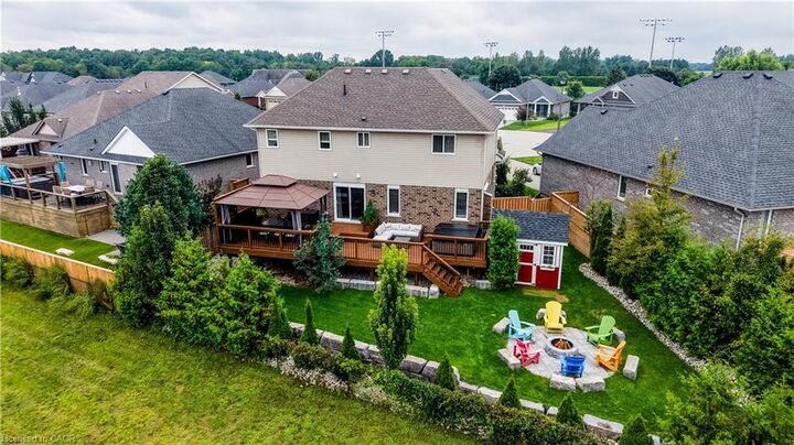 Property Photo:  22 Nancy Court  ON N4G 0G3 