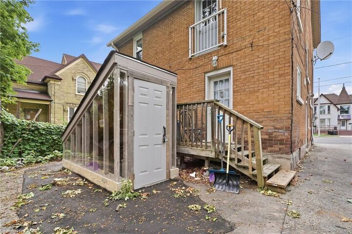 Property Photo:  195 Victoria Street N Basement  ON N2H 5C5 