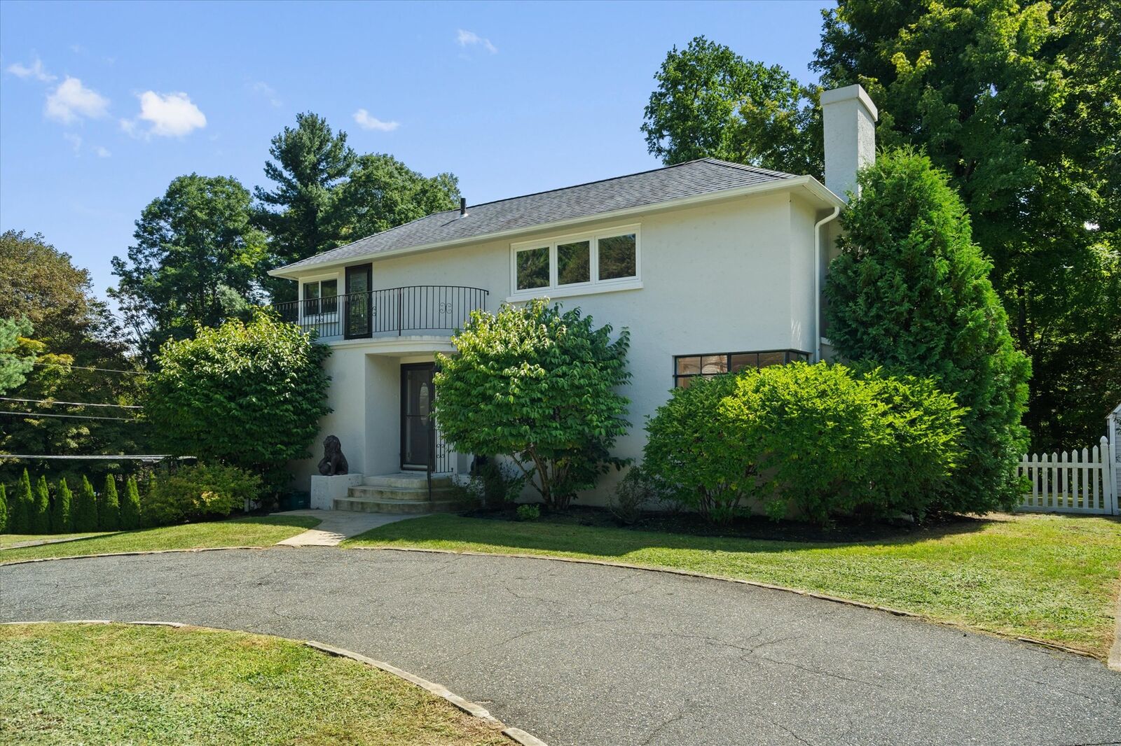 Property Photo: 270 Moreland St MA 01609