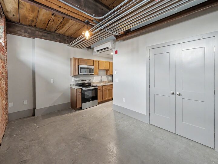 Property Photo:  90 Grove St Ll6  MA 01605 