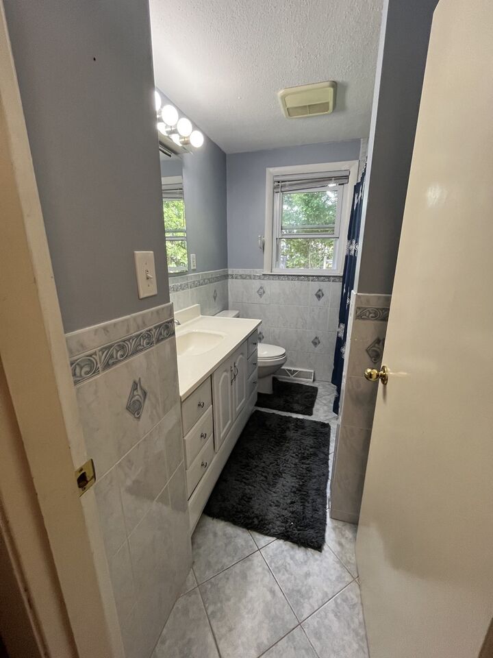 Property Photo:  89 Porter Rd  MA 01752 