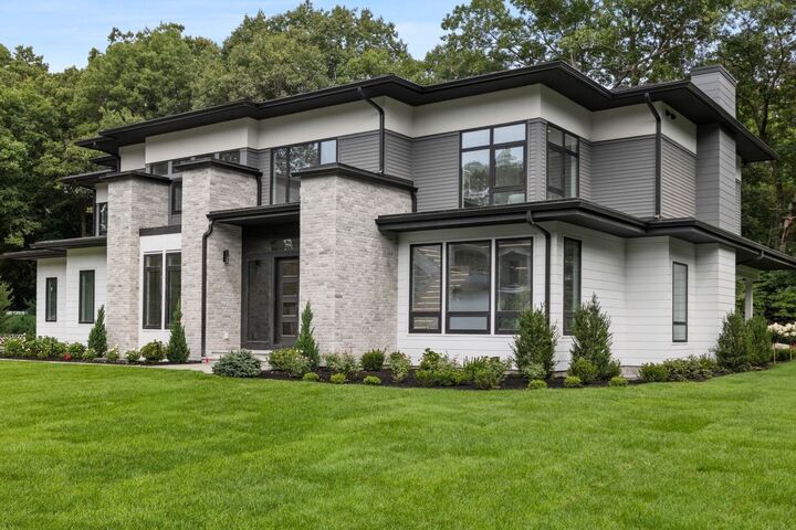Property Photo:  50 Willard  MA 02493 