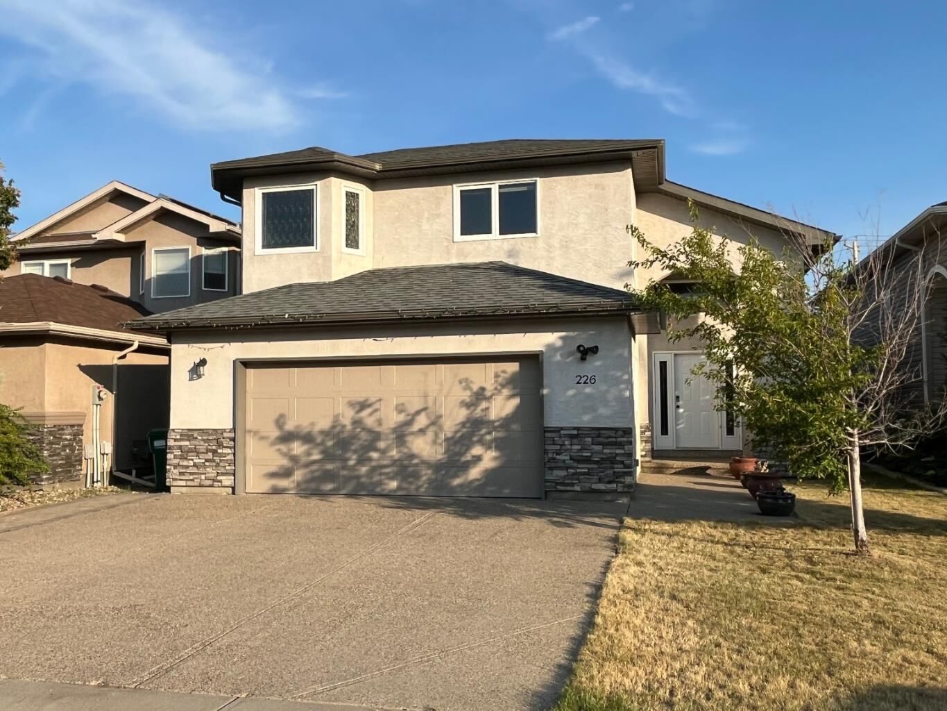 Property Photo:  226 Gateway Manor S  AB T1K 5S1 
