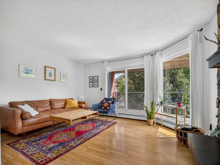Property Photo:  402 4 Avenue NE 5  AB T2E 0J5 