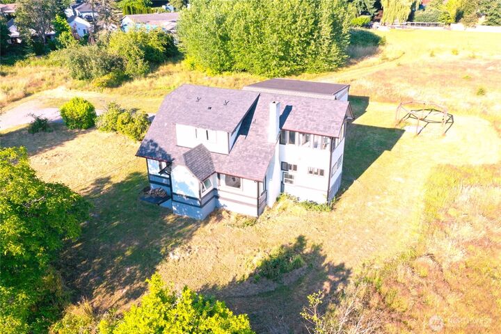 Property Photo:  24507  Meridian Avenue E  WA 98338 