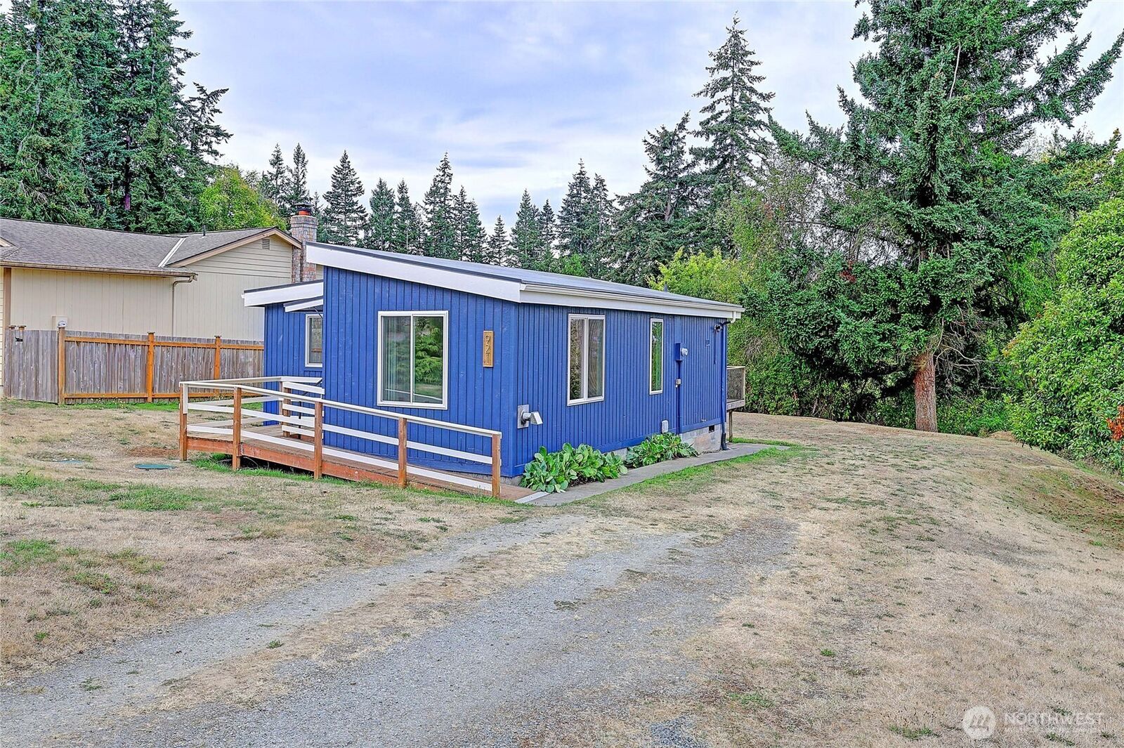 Property Photo: 921 James Way WA 98282