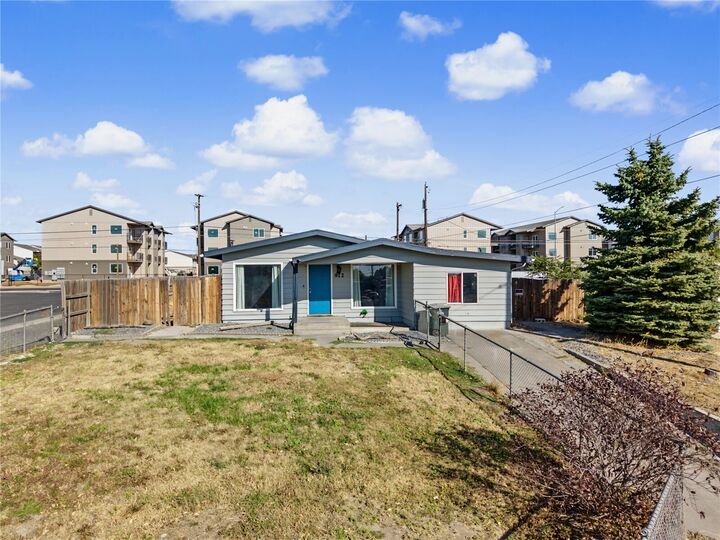 Property Photo: 912 W Loop Drive NE WA 98837