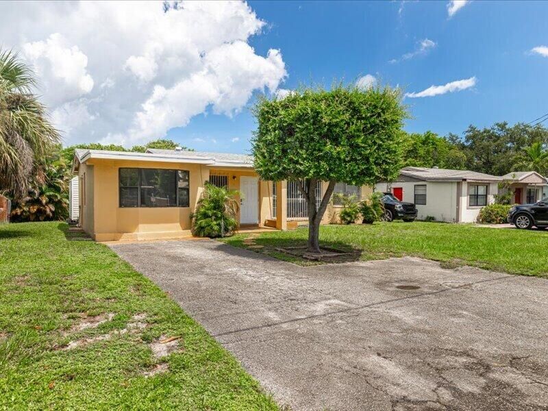 Property Photo:  91 NE 6th Court  FL 33441 