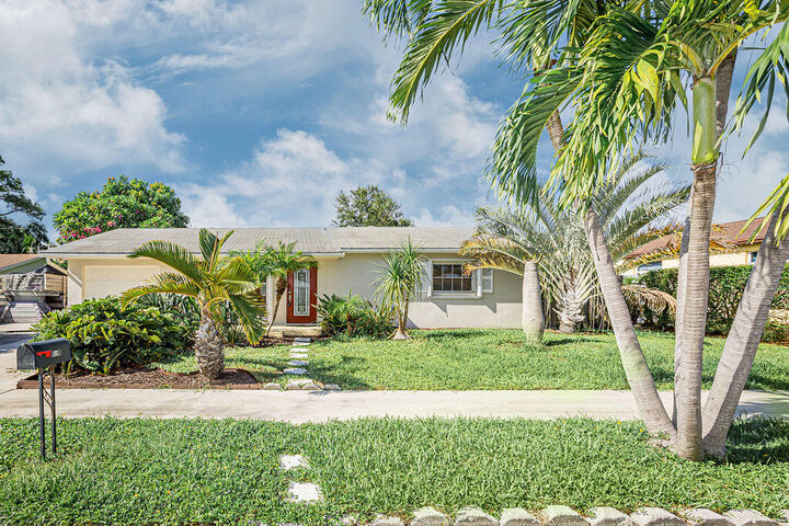 Property Photo: 1750 16th Avenue N FL 33460