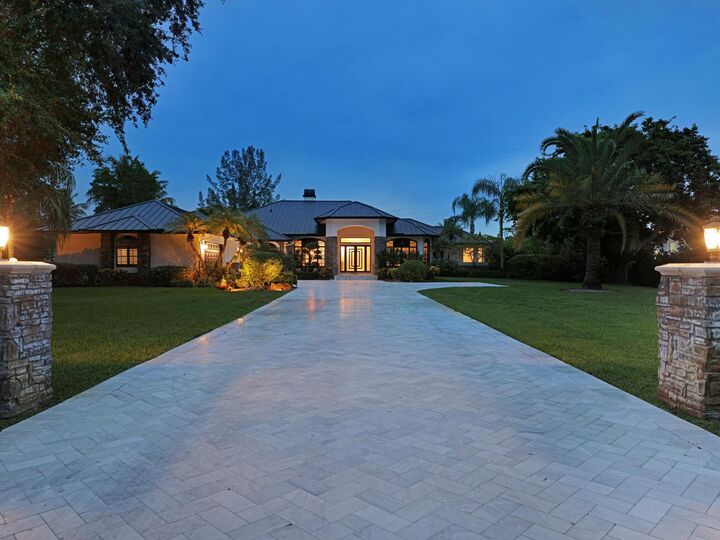 Property Photo: 6780 NW 65th Terrace FL 33067