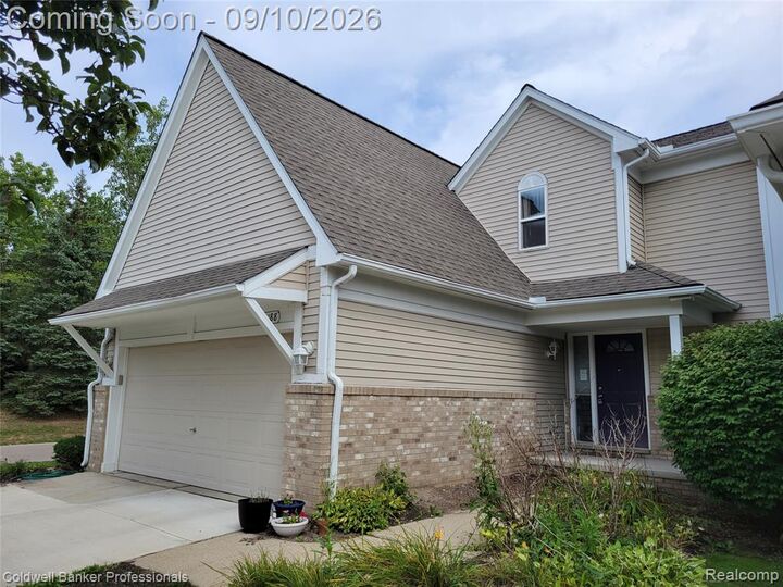 Property Photo:  25188 Dunham Court  MI 48336 