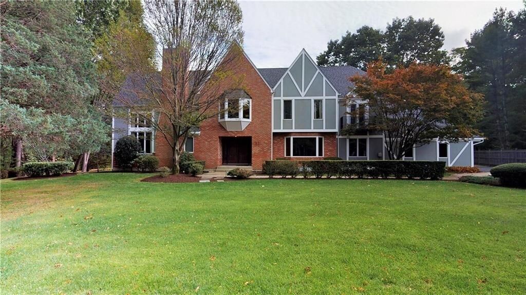 Property Photo:  48 Saint George Court  RI 02888 