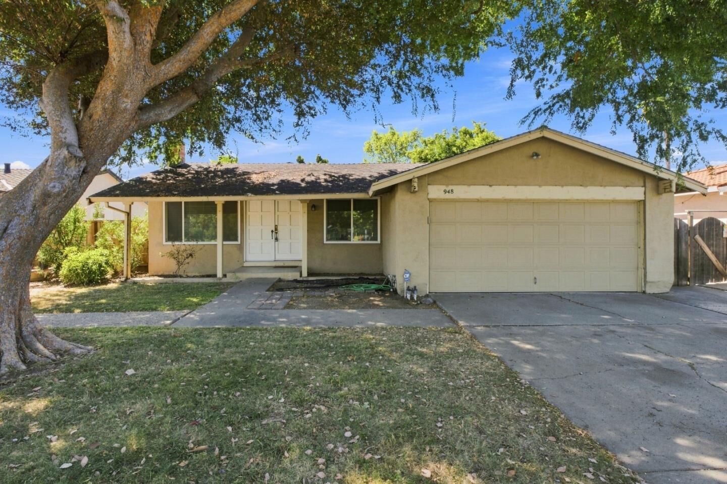 Property Photo:  948 Coyote Road  CA 95111 