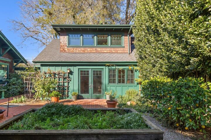 Property Photo: 1325 Cowper Street CA 94301