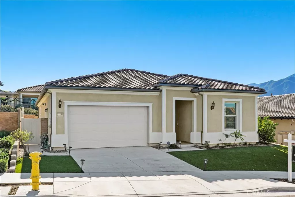 Property Photo:  11169 Fourleaf Court  CA 92883 